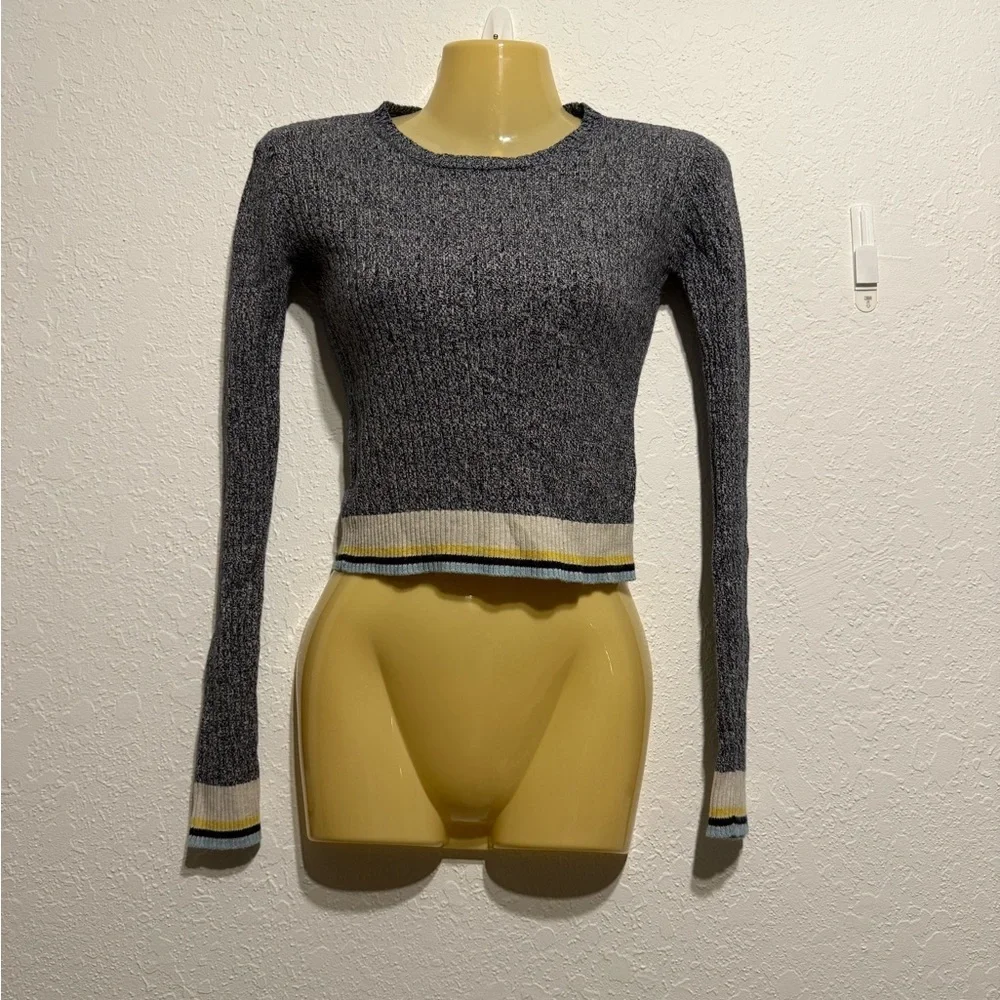 Prince & Fox Gray Cropped Sweater XS Ribbed Striped Yellow Blue Chic Casual Soft